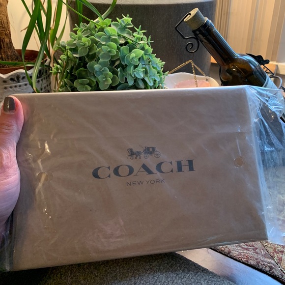 Authentic COACH Signat leather/Smooth leather Colorblock 3-1 wallet/Keychain set - Picture 2 of 11